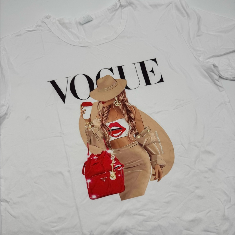 Cute White Graphic Tee with‎ Fashion Print